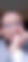Une photo d’un participant qui veut faire connaissance et se marier