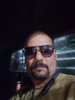 Une photo d’un participant qui veut faire connaissance et se marier