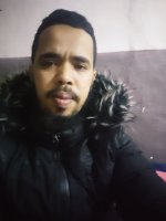 Une photo d’un participant qui veut faire connaissance et se marier