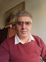 Une photo d’un participant qui veut faire connaissance et se marier