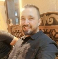 Une photo d’un participant qui veut faire connaissance et se marier