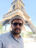 Une photo d’un participant qui veut faire connaissance et se marier