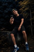 Une photo d’un participant qui veut faire connaissance et se marier