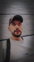 Une photo d’un participant qui veut faire connaissance et se marier