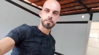 Une photo d’un participant qui veut faire connaissance et se marier