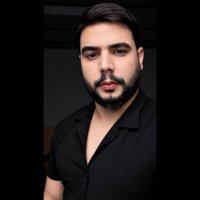 Une photo d’un participant qui veut faire connaissance et se marier