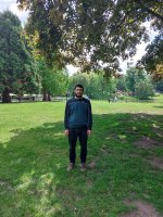 Une photo d’un participant qui veut faire connaissance et se marier